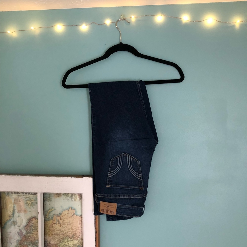 Never worn before Hollister women’s skinny jeans